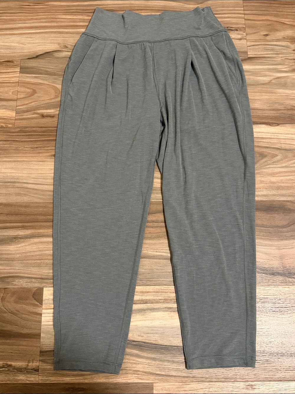 Athleta Elation Pleated Jogger Pants Heathered Olive Women’s S Athleisure